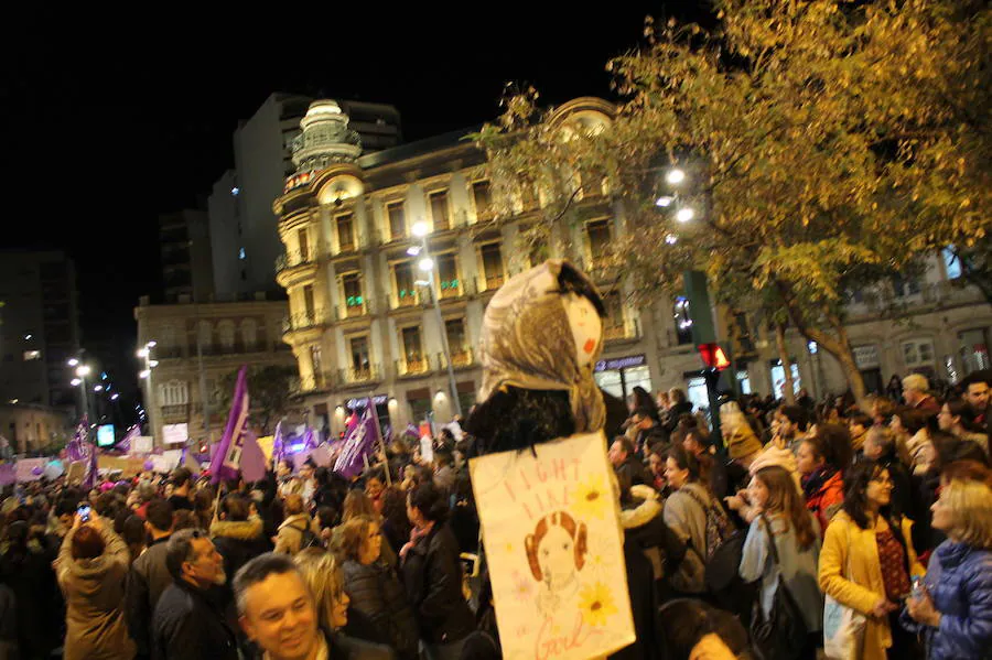 Así transcurrió la manifestación del 8 de Marzo en Almería