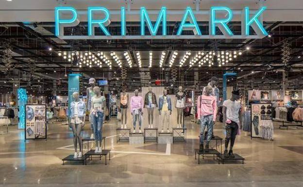 7 vestidos y bañadores con los que Primark sorprende a los clientes