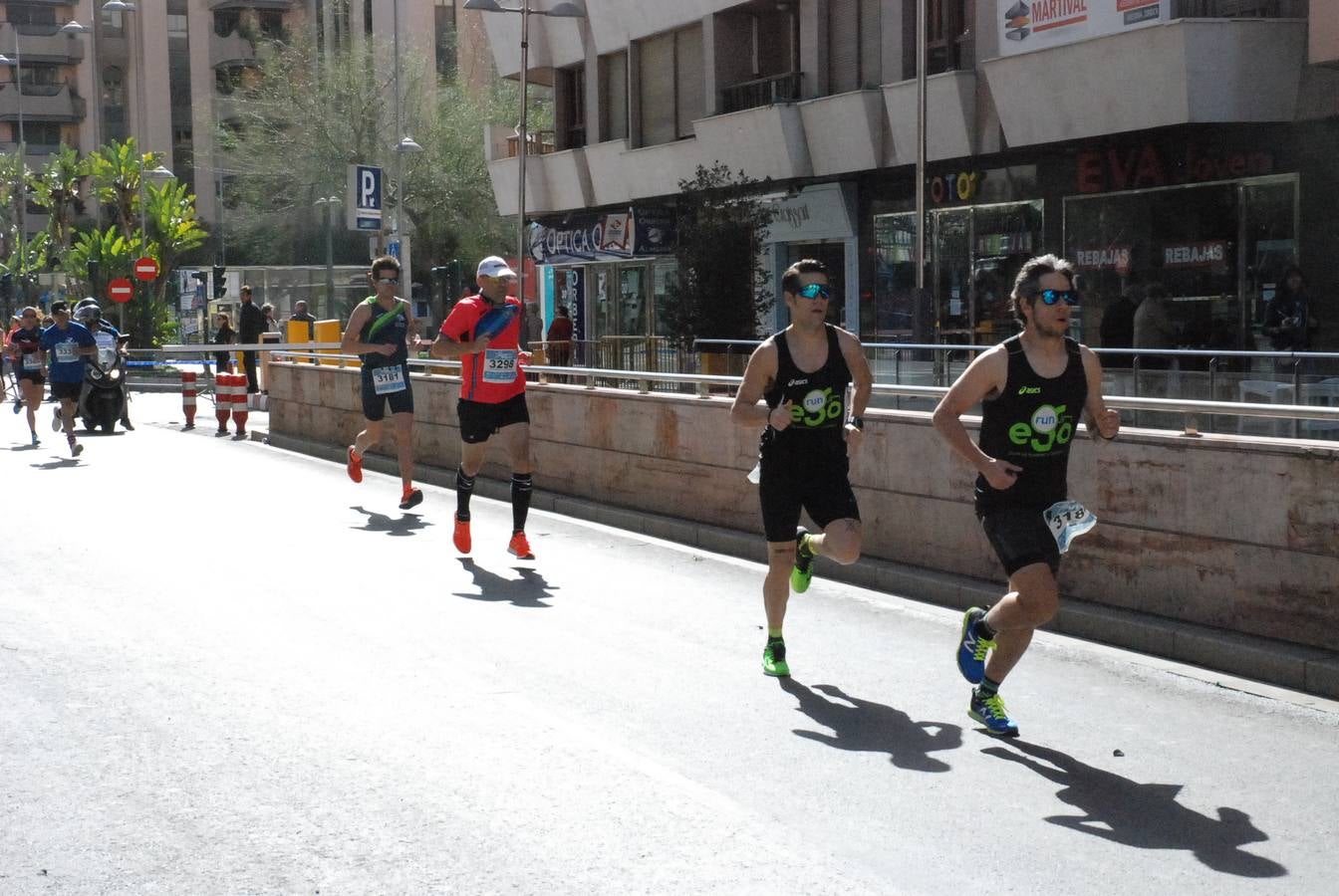 La VI Carrera de la Mujer congregó a más de 2.000 almerienses en las calles del centro