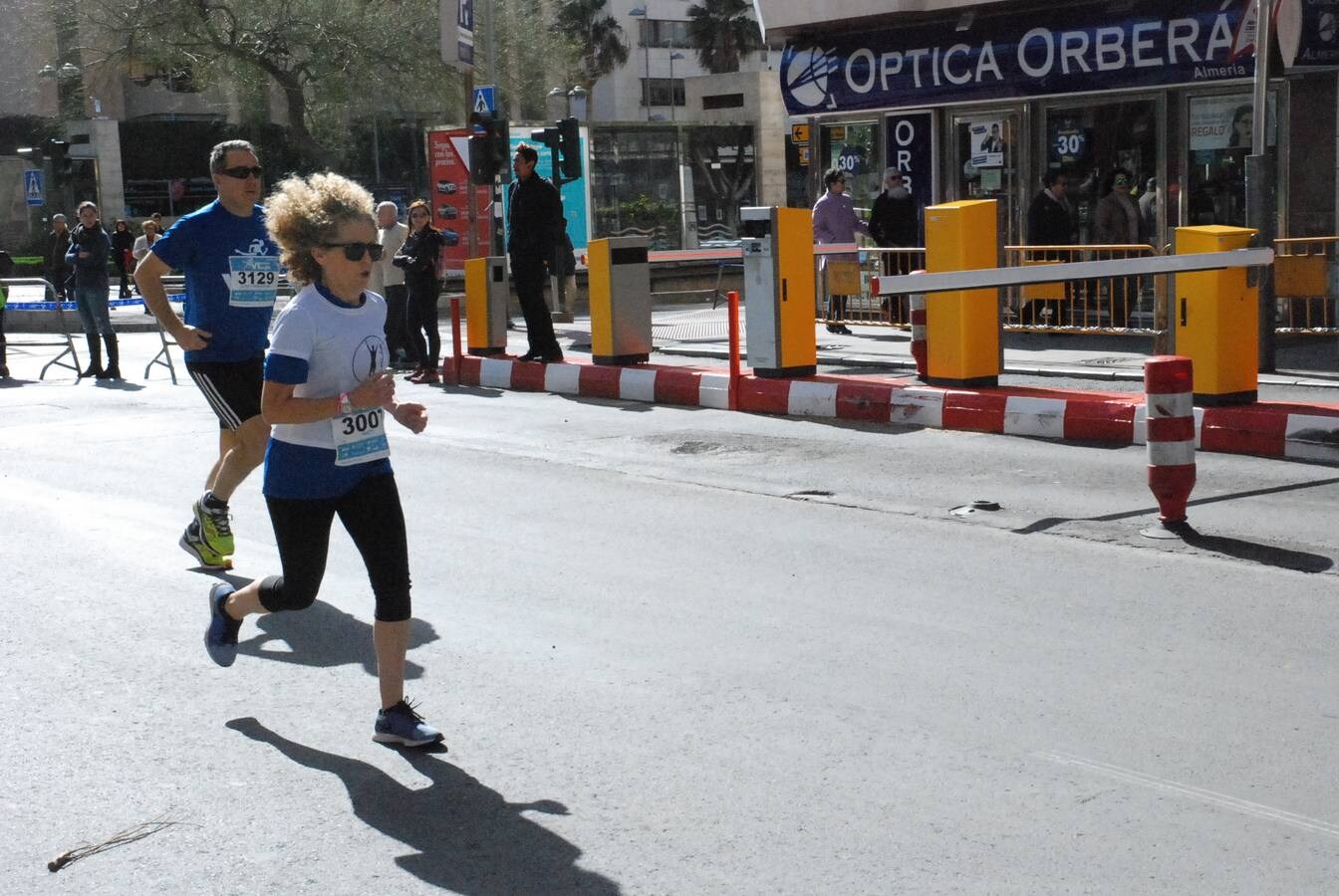 La VI Carrera de la Mujer congregó a más de 2.000 almerienses en las calles del centro