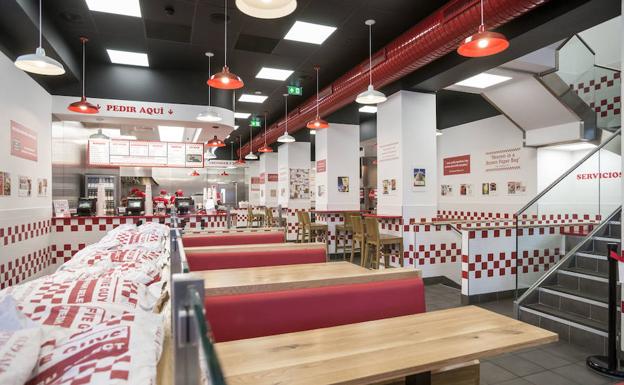 Ya hay fecha de apertura de la famosa hamburguesería 'Five Guys' en Granada. ¿Qué vamos a encontrar?