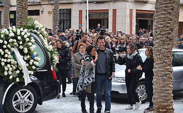 Imagen. La despedida a Gabriel. 