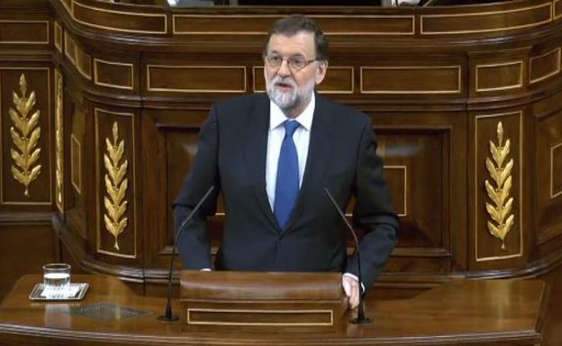Rajoy recuerda a Gabriel en el Congreso