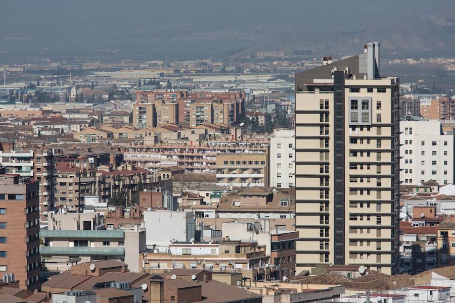 Las zonas altas de la capital son unos de los lugares preferidos de los turistas para descubrir en todo su explendor la belleza que entraña cada rincón del territorio nazarí