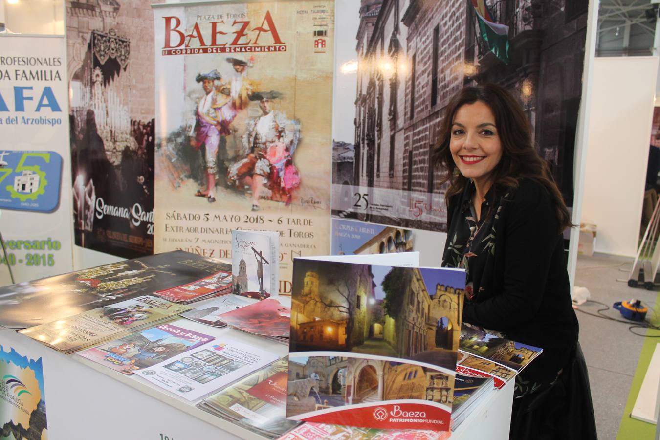 Gran ambiente en la Feria de los Pueblos pese a la lluvia, cargada de actividades y con los municipios sacando la artillería para 'cazar' visitantes y mostrar sus bondades