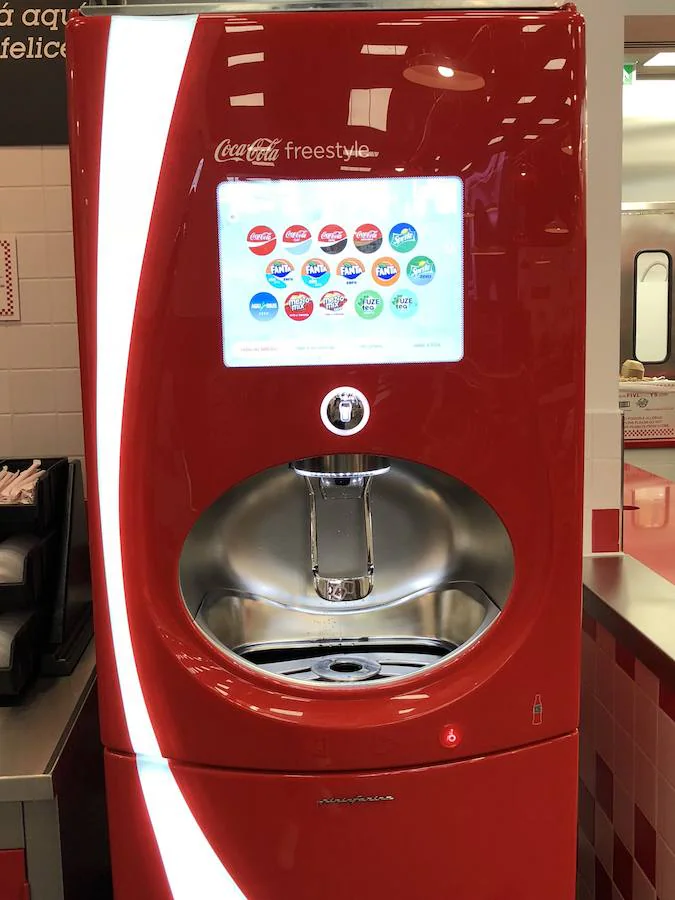 Las máquinas de bebida Coca-Cola freestyle son únicas en Andalucía