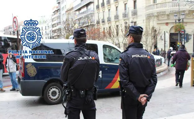 Dos menores detenidos tras un robo con navaja en el centro de Granada