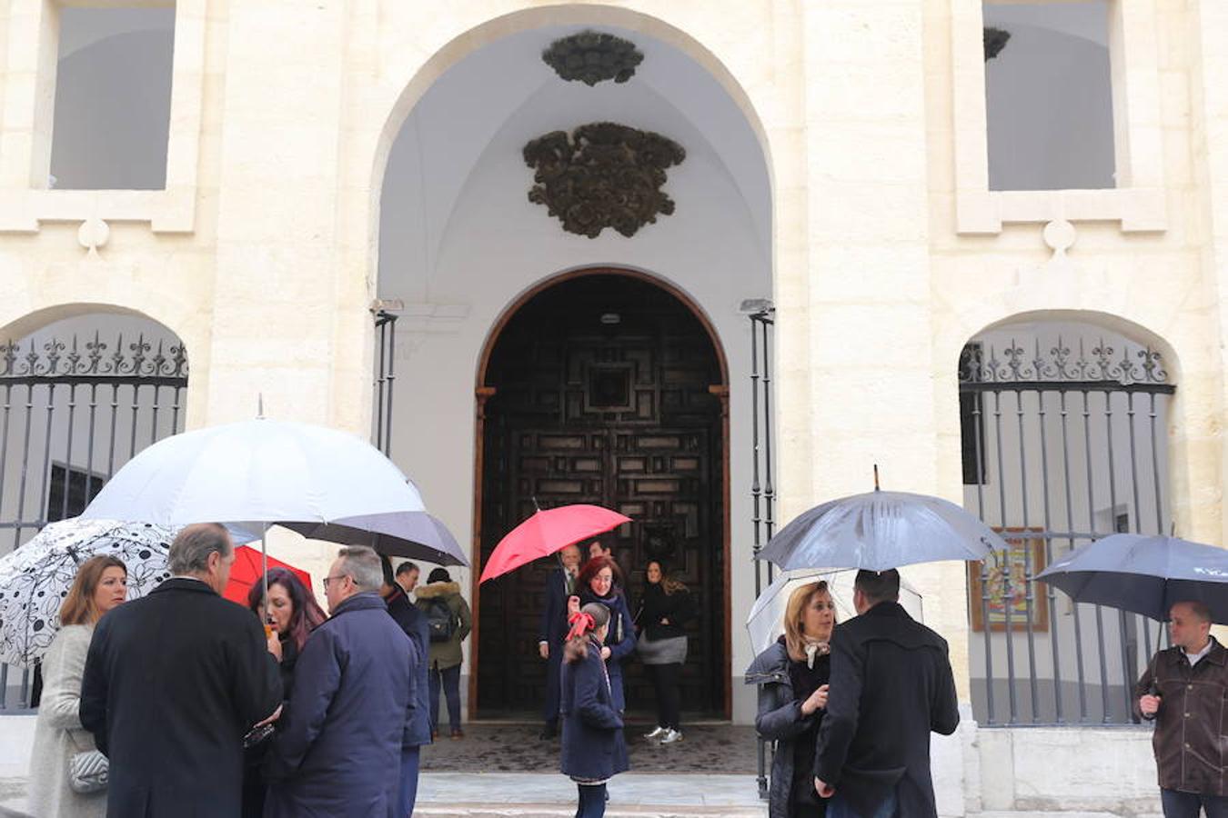 El Domingo de Ramos trae amenaza de lluvia. La Agencia Estatal de Meteorología también advierte hoy mismo de que dejará de llover por la tarde. Aunque la tregua tampoco es en exceso fiable. Por la mañana, más paraguas que palmas. 