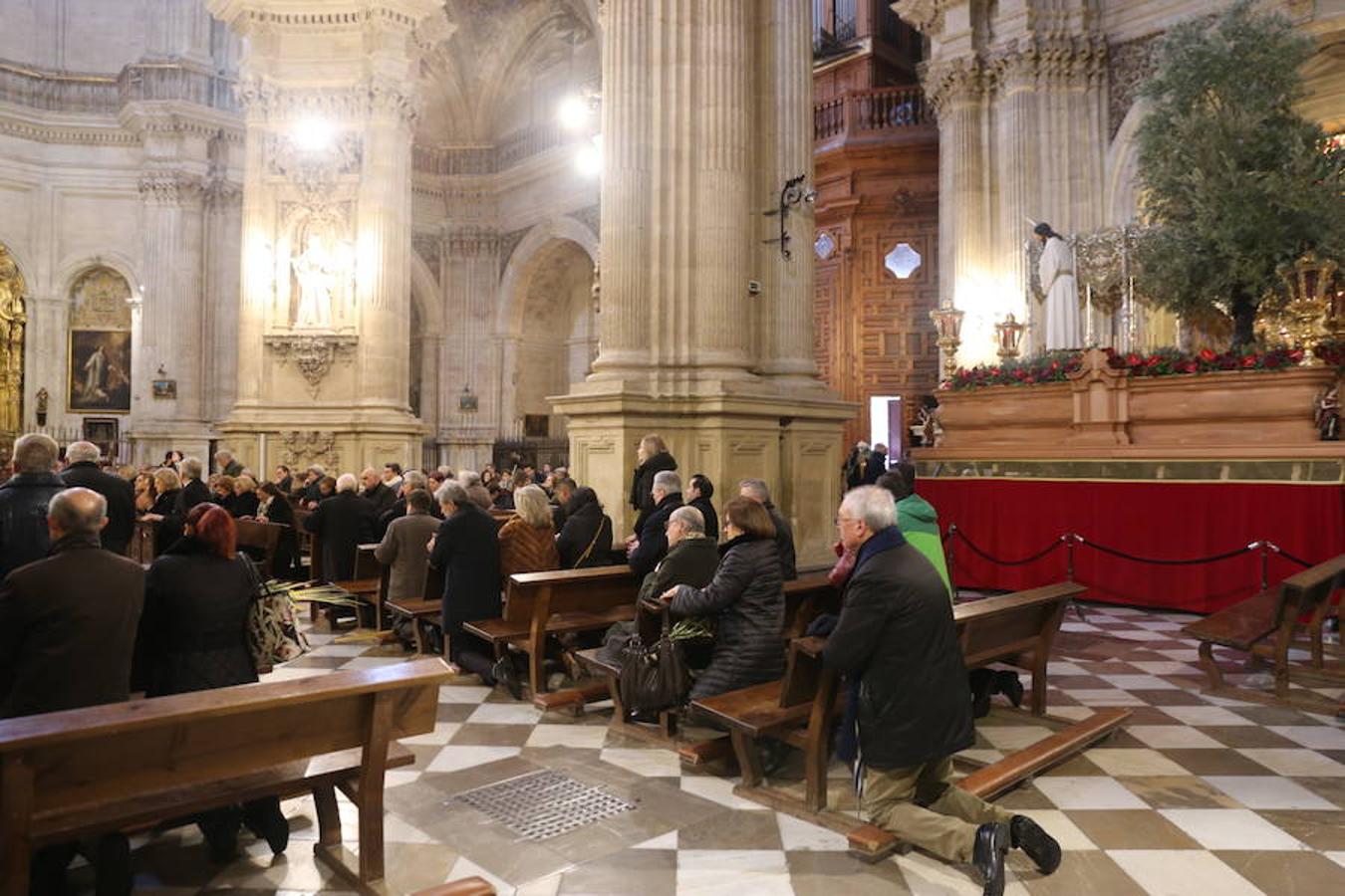 El Domingo de Ramos trae amenaza de lluvia. La Agencia Estatal de Meteorología también advierte hoy mismo de que dejará de llover por la tarde. Aunque la tregua tampoco es en exceso fiable. Por la mañana, más paraguas que palmas. 