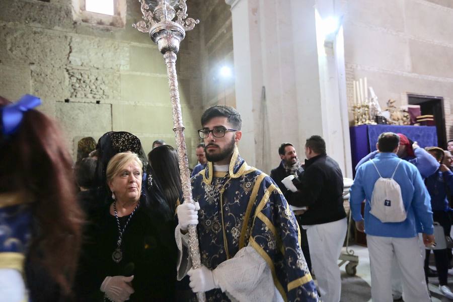 La hermandad tendría que haber puesto su Cruz de Guía en la puerta de la iglesia de San Andrés a las 16.00 horas