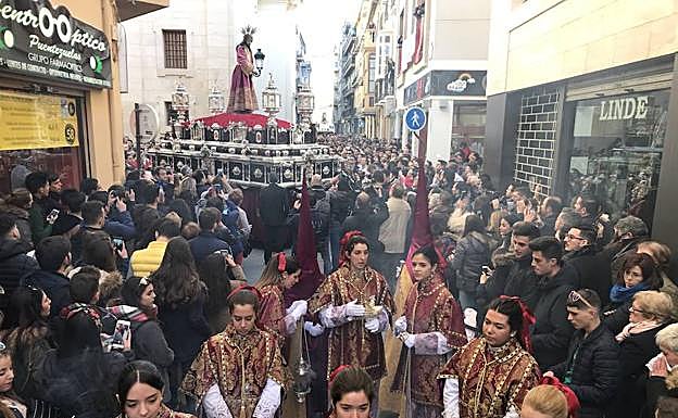 Nuestro Padre Jesús del Rescate, imponente