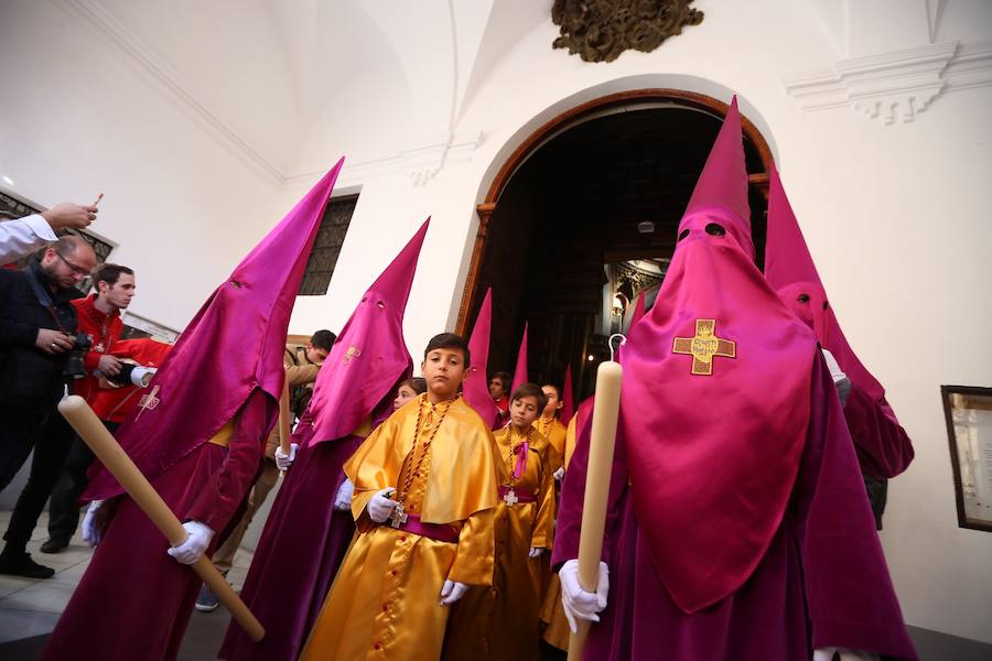 La cofradía del Rescate realiza este Lunes Santo una estación de penitencia especial, ya que la talla de su titular cumple trescientos años. Su confección se atribuye al círculo de los Mora (siglo XVIII).