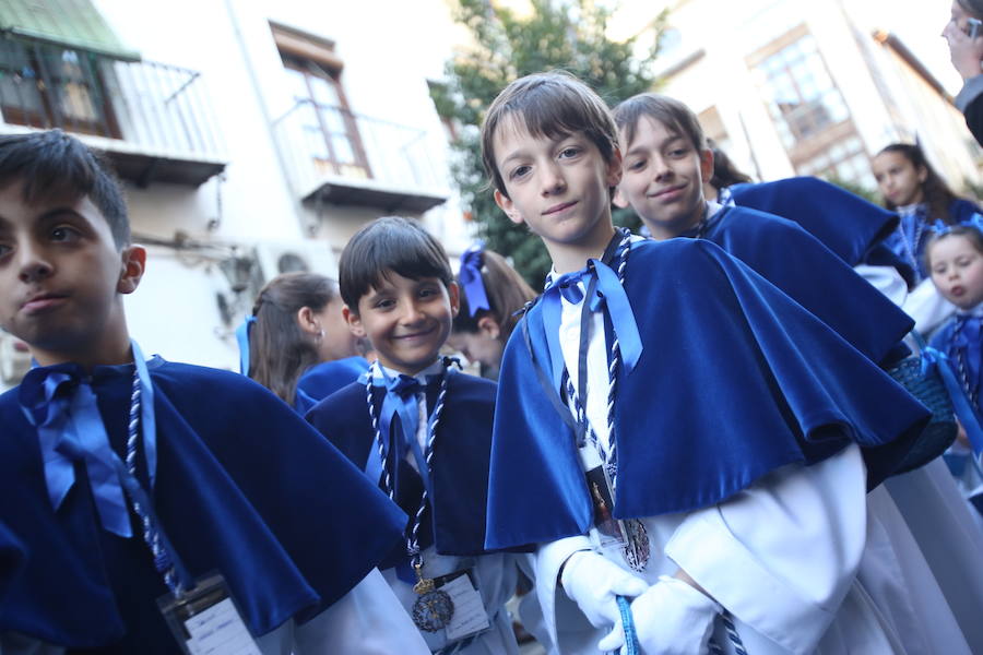 Los pasos de Jesús en el Huerto de los Olivos y María Santísima de la Amargura Coronada han salido de la calle Santiago y buscar la carrera oficial para luego vivir uno de los regresos que mayor número de personas congrega cada año