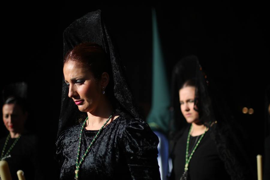 La Real Hermandad y Cofradía de Nazarenos de Nuestro Padre Jesús del Gran Poder y Nuestra Señora de La Esperanza por las calles de la ciudad.