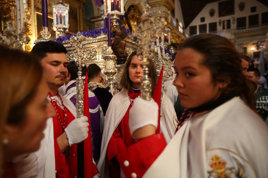 La Real Hermandad y Cofradía de Nazarenos de Nuestro Padre Jesús del Gran Poder y Nuestra Señora de La Esperanza por las calles de la ciudad.