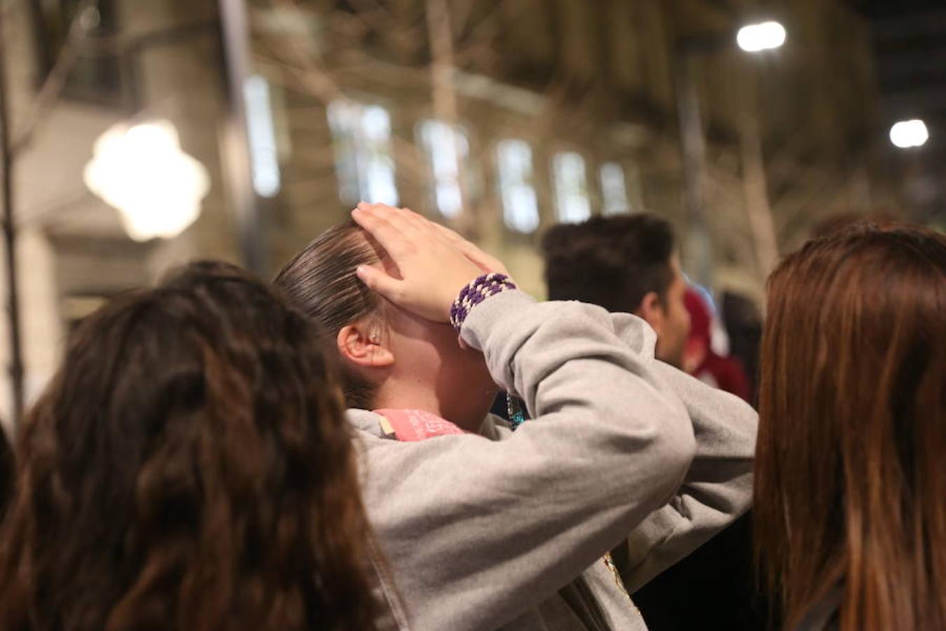 Lanzada, Vía Crucis, La Esperanza y La Cañilla protagonizan un Martes Santo en el que el sol acompaña a la devoción de miles de personas.