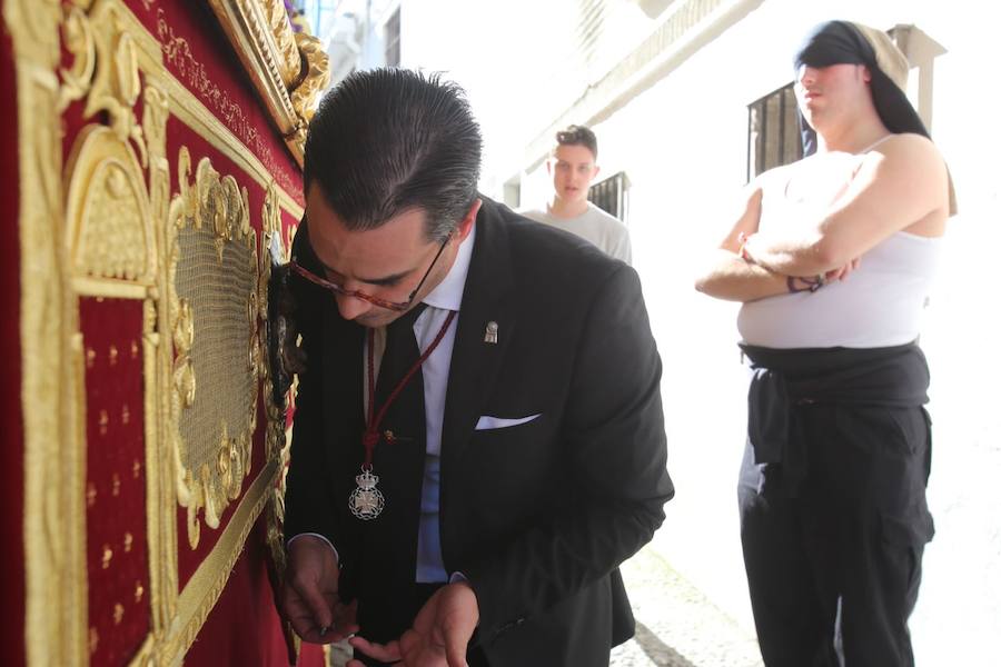 La Real Hermandad del Santo Via-Crucis, cofradía de Nazarenos de Nuestro Padre Jesús de la Amargura, María Santísima de las Lágrimas y Nuestra Señora de los reyes.