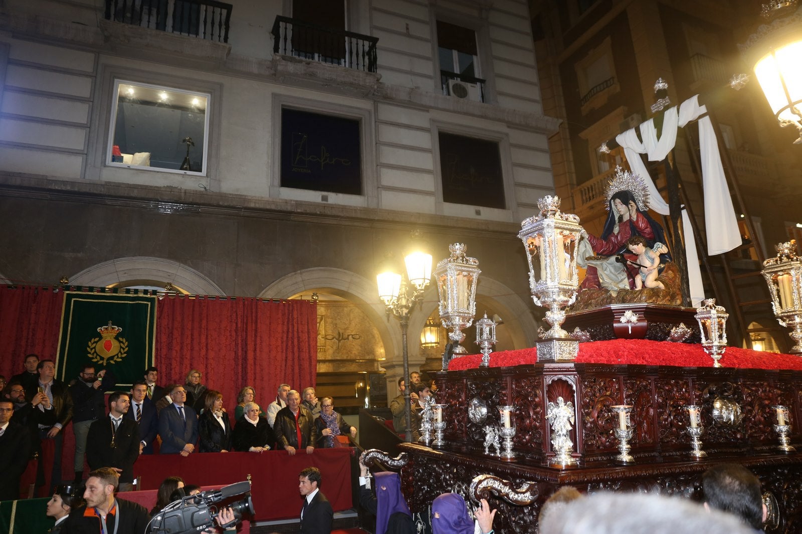 Cofradía del Señor de la Humildad, Soledad de Nuestra Señora y Dulce Nombre de Jesús, por las calles de la ciudad.