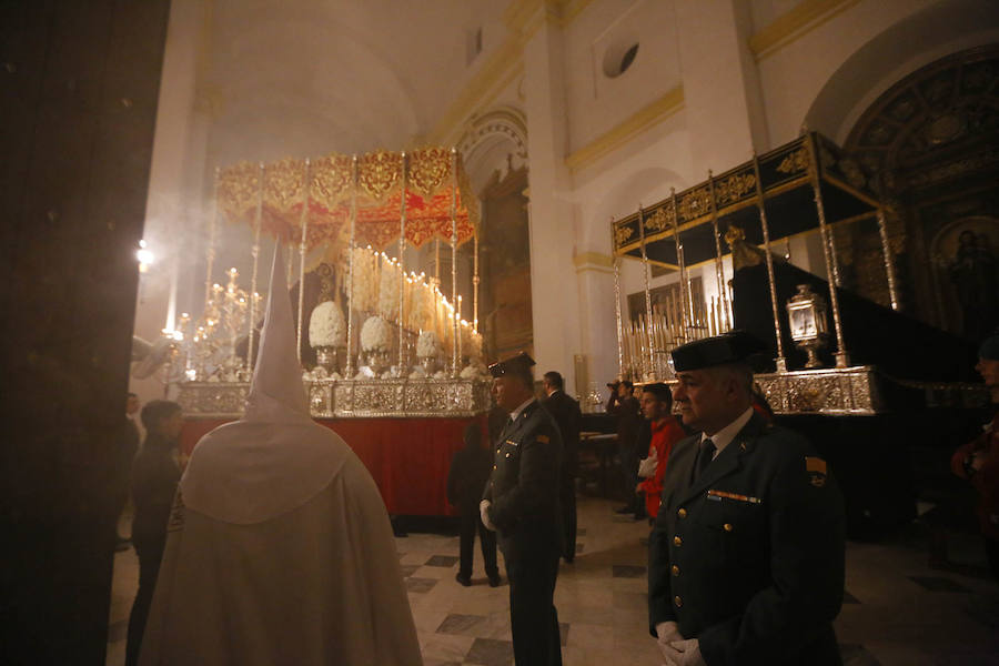 La hermandad ha sacado a la calle más nazarenos que nunca e incorpora hermanos de penitencia detrás del paso