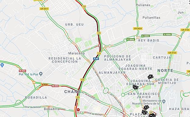 Una colisión por alcance en la A-44 junto a la salida de La Chana colapsa la Circunvalación de Granada