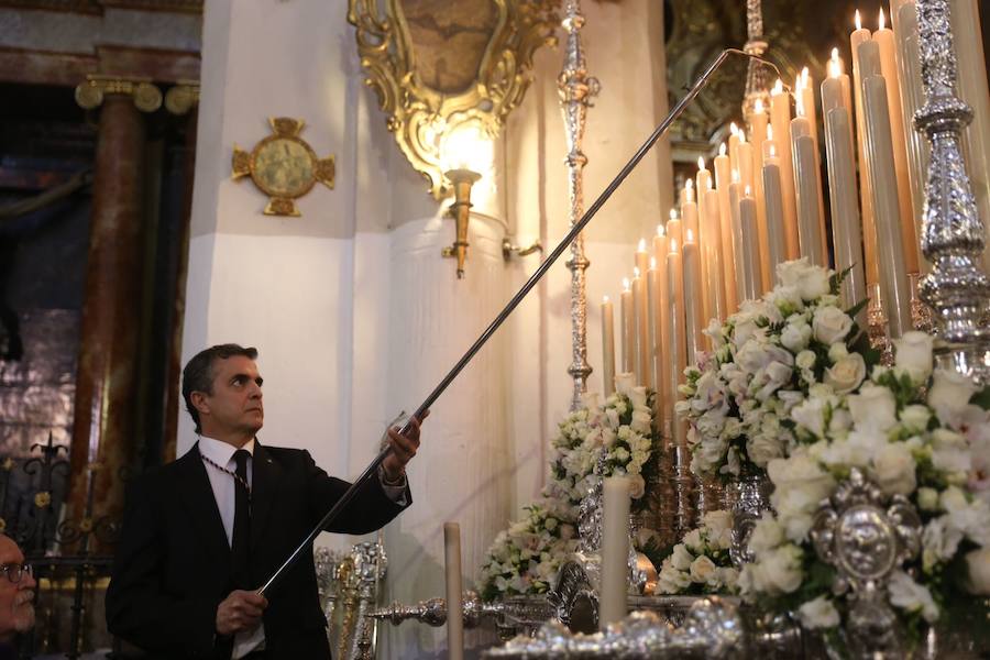 Miles de devotos se agolpan para ver a Nuestro Padre Jesús de la Paciencia y María Santísima de las Penas 