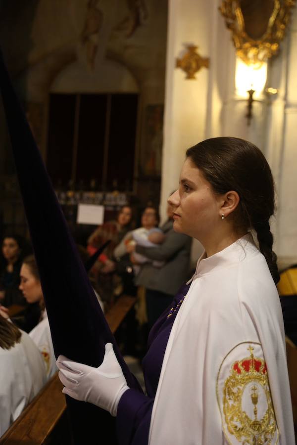 Miles de devotos se agolpan para ver a Nuestro Padre Jesús de la Paciencia y María Santísima de las Penas 