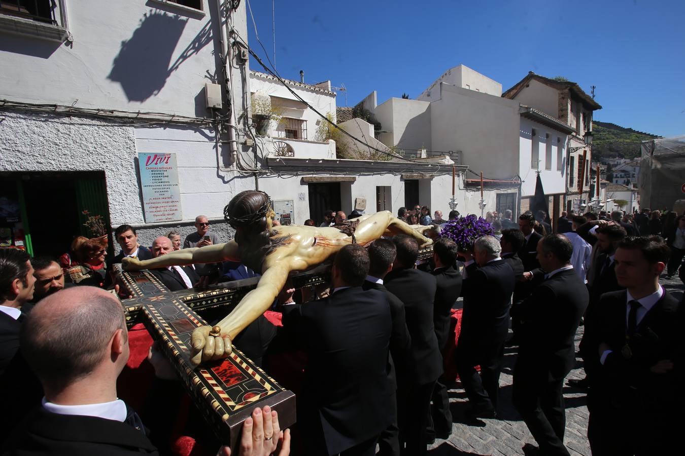 Traslado de la imagen del Cristo de la Misericordia desde el Albaicín al templo de San Pedro