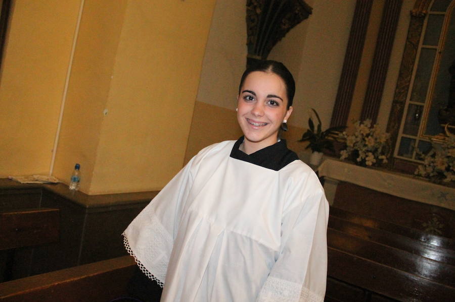 La cofradía del Cristo de la Expiración procesiona de madrugada por el centro sexitano