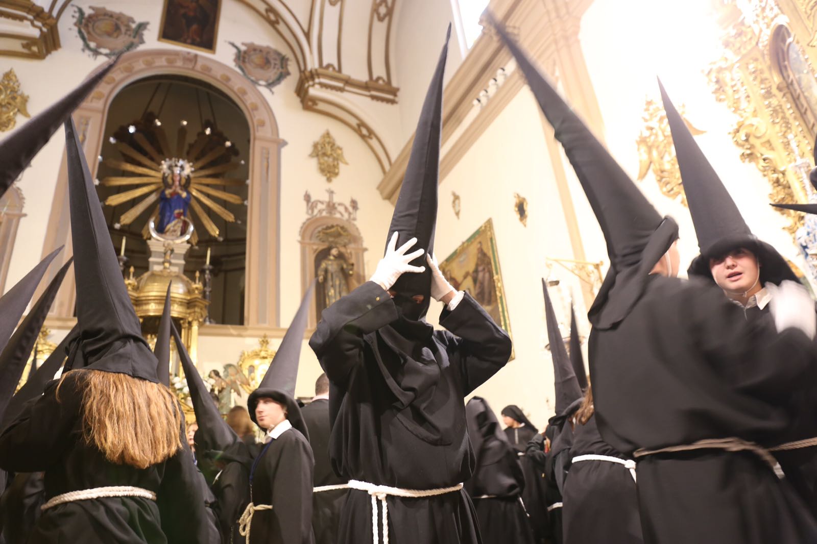 La hermandad de penitencia de Nuestro Padre Jesús del Amor y la Entrega y María Santísima de la Concepción procesiona este Jueves Santo