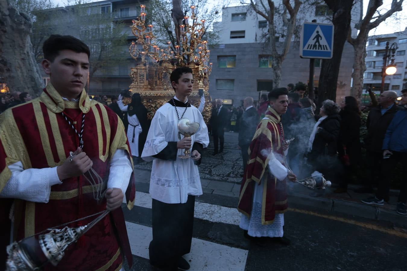 La cofradía del templo de San José de Calasanz estrena nuevo llamador para el paso de Cristo, realizado por Alberto Quiros, así como otro nuevo llamador para el paso de palio, una nueva parihuela en madera para el paso de Cristo y corona de espinas para el Señor, realizada por Antonio Hernández.