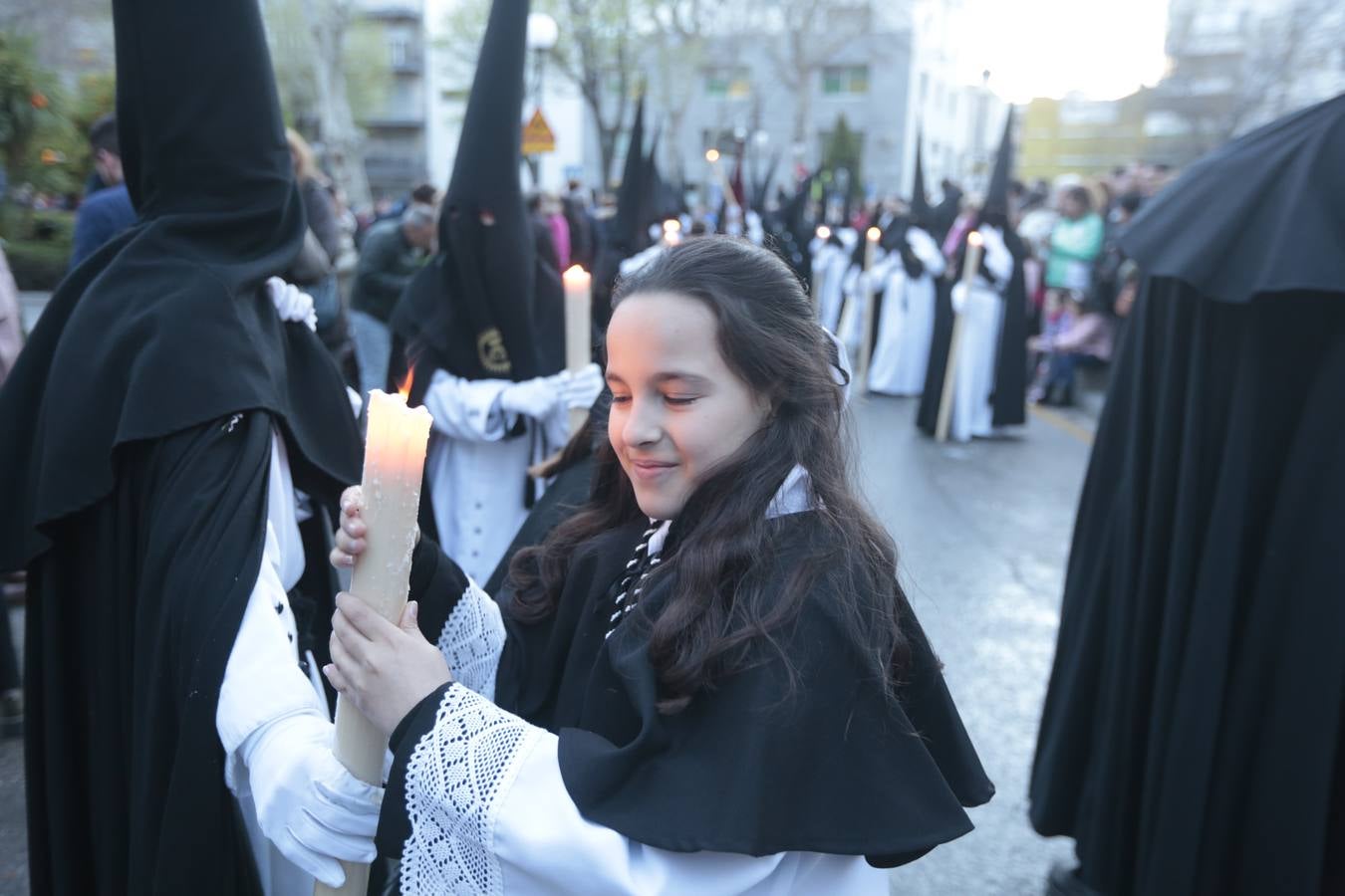 La cofradía del templo de San José de Calasanz estrena nuevo llamador para el paso de Cristo, realizado por Alberto Quiros, así como otro nuevo llamador para el paso de palio, una nueva parihuela en madera para el paso de Cristo y corona de espinas para el Señor, realizada por Antonio Hernández.