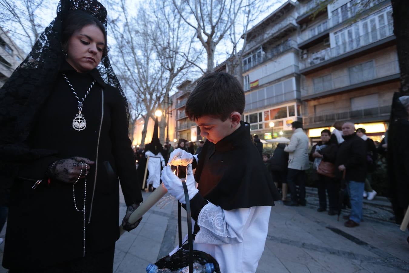 La cofradía del templo de San José de Calasanz estrena nuevo llamador para el paso de Cristo, realizado por Alberto Quiros, así como otro nuevo llamador para el paso de palio, una nueva parihuela en madera para el paso de Cristo y corona de espinas para el Señor, realizada por Antonio Hernández.