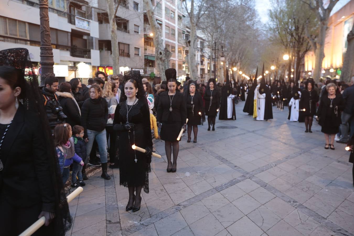 La cofradía del templo de San José de Calasanz estrena nuevo llamador para el paso de Cristo, realizado por Alberto Quiros, así como otro nuevo llamador para el paso de palio, una nueva parihuela en madera para el paso de Cristo y corona de espinas para el Señor, realizada por Antonio Hernández.