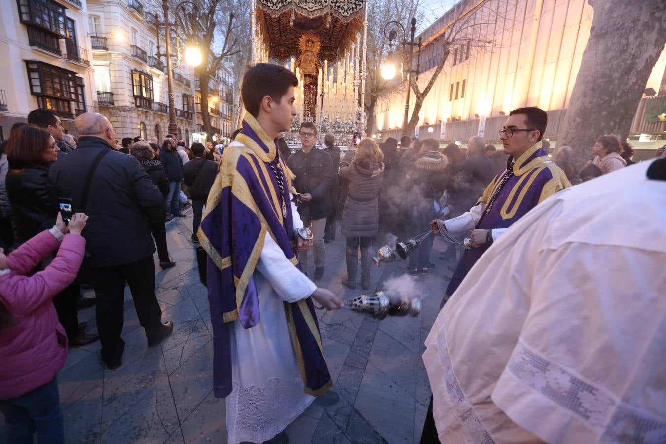 La cofradía del templo de San José de Calasanz estrena nuevo llamador para el paso de Cristo, realizado por Alberto Quiros, así como otro nuevo llamador para el paso de palio, una nueva parihuela en madera para el paso de Cristo y corona de espinas para el Señor, realizada por Antonio Hernández.