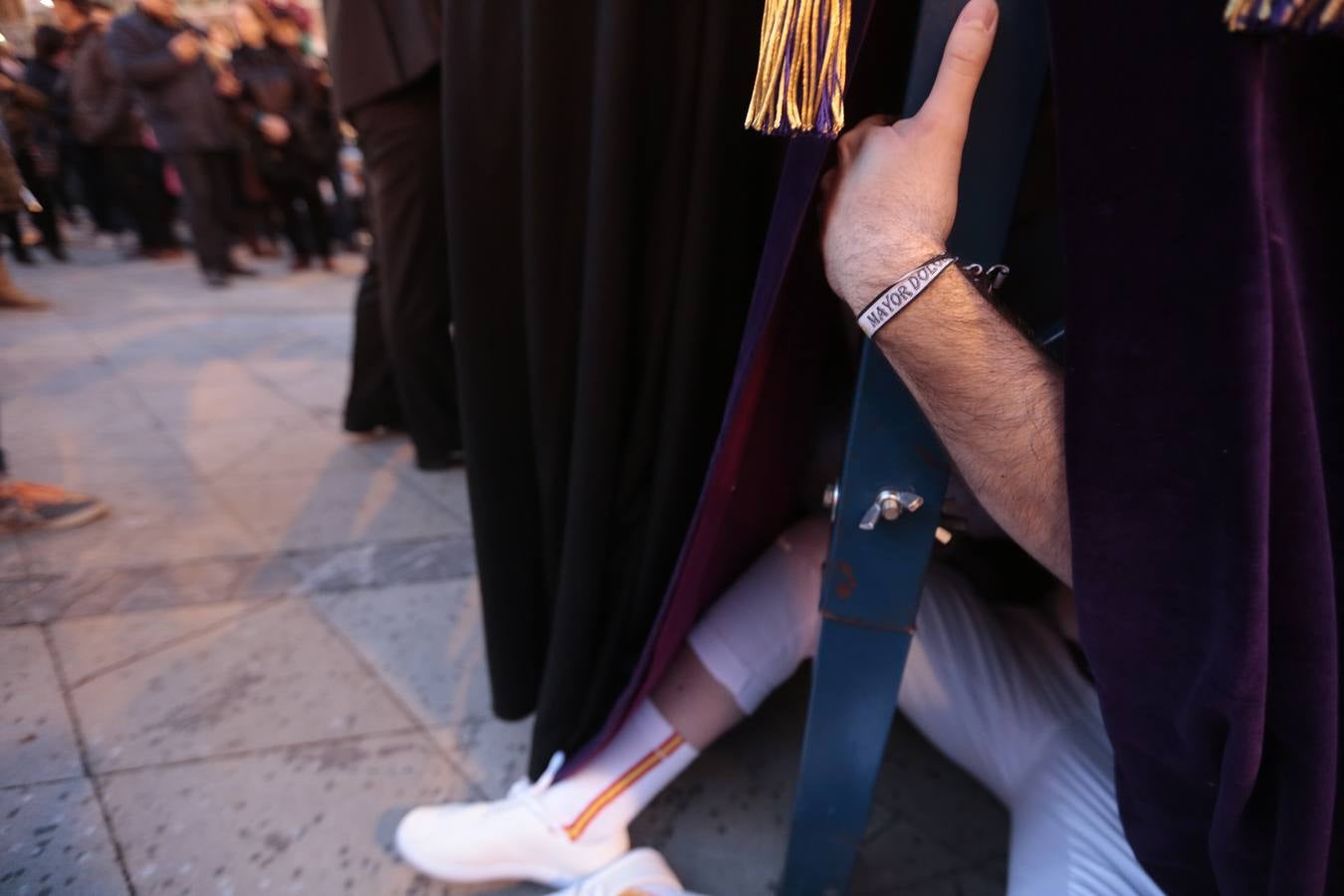 La cofradía del templo de San José de Calasanz estrena nuevo llamador para el paso de Cristo, realizado por Alberto Quiros, así como otro nuevo llamador para el paso de palio, una nueva parihuela en madera para el paso de Cristo y corona de espinas para el Señor, realizada por Antonio Hernández.