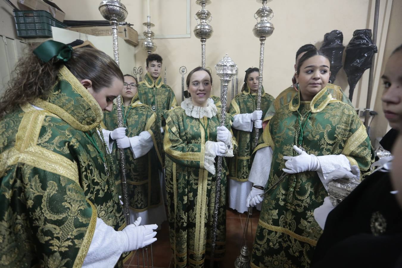 Este Viernes Santo ha vuelto la Legión a Granada. El Cristo de la Buena Muerte ha salido a las calles escoltado por una Escuadra de Gastadores de La Legión. En concreto, las unidades que se han desplazado hasta Granada pertenecen a la Brigada Rey Alfonso XIII II de la Legión con sede en Viator (Almería)