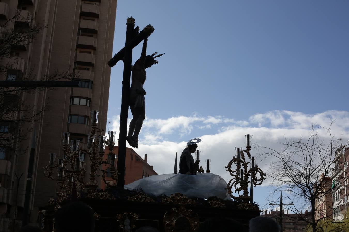 La lluvia obliga a la cofradía a volver a su templo