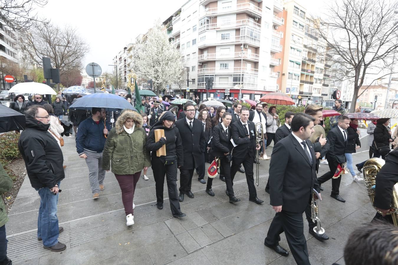 La lluvia obliga a la cofradía a volver a su templo