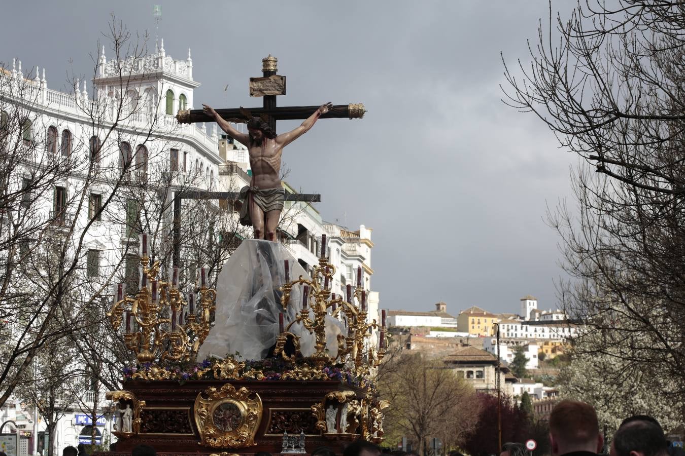 La lluvia obliga a la cofradía a volver a su templo