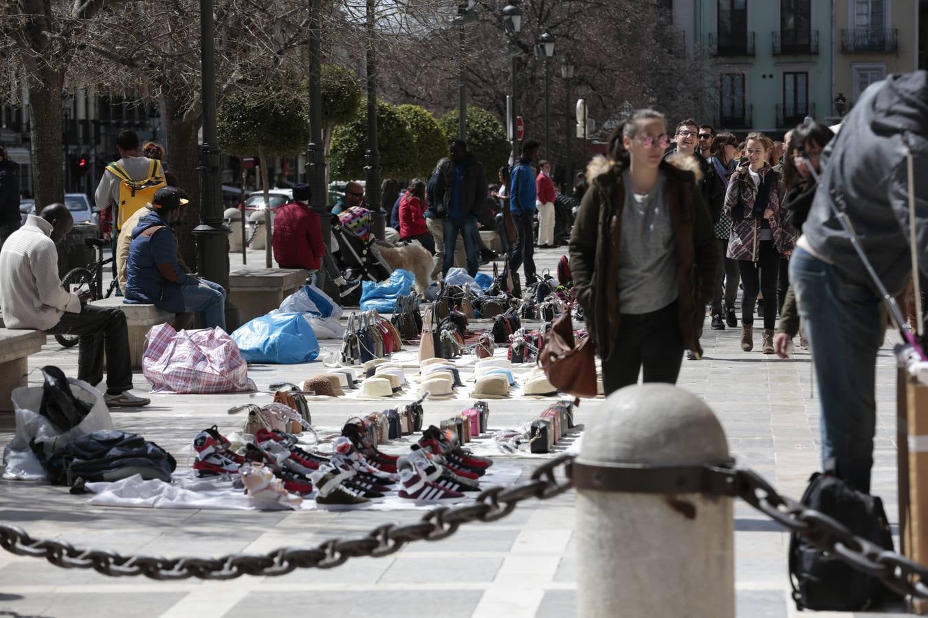 El Sábado Santo luce lleno de visitantes en las principales calles de la capital