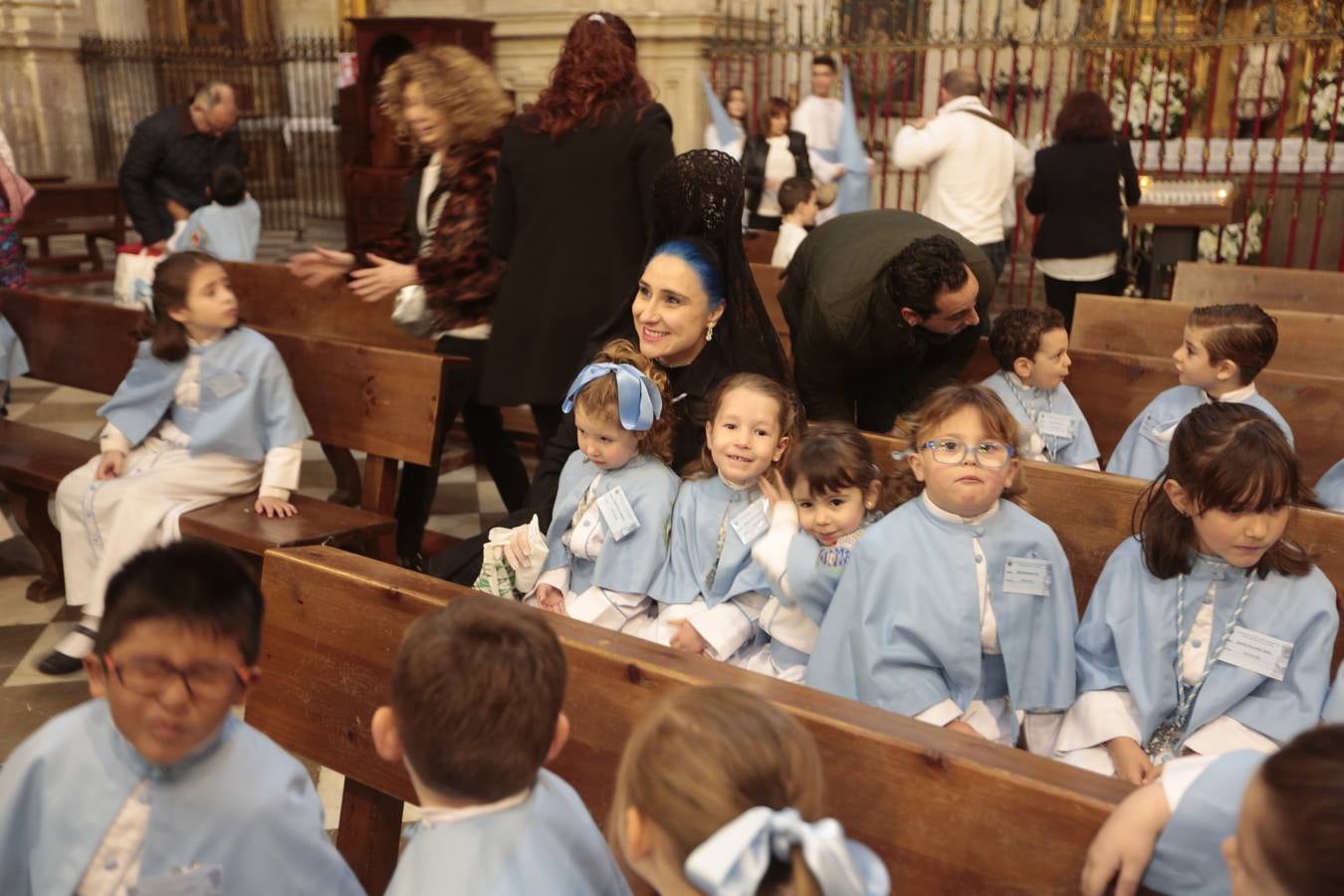 La cofradía del Resucitado de Regina Mundi pone hoy en la calle el gran estreno de esta Semana Santa. Se trata de las nuevas imágenes secundarias del paso: la Magdalena, San Juan y San Pedro. Las mismas ha sido realizadas por Israel Cornejo y vestidas por Benjamín Rodríguez. Hoy, por vez primera, salen a la calle.