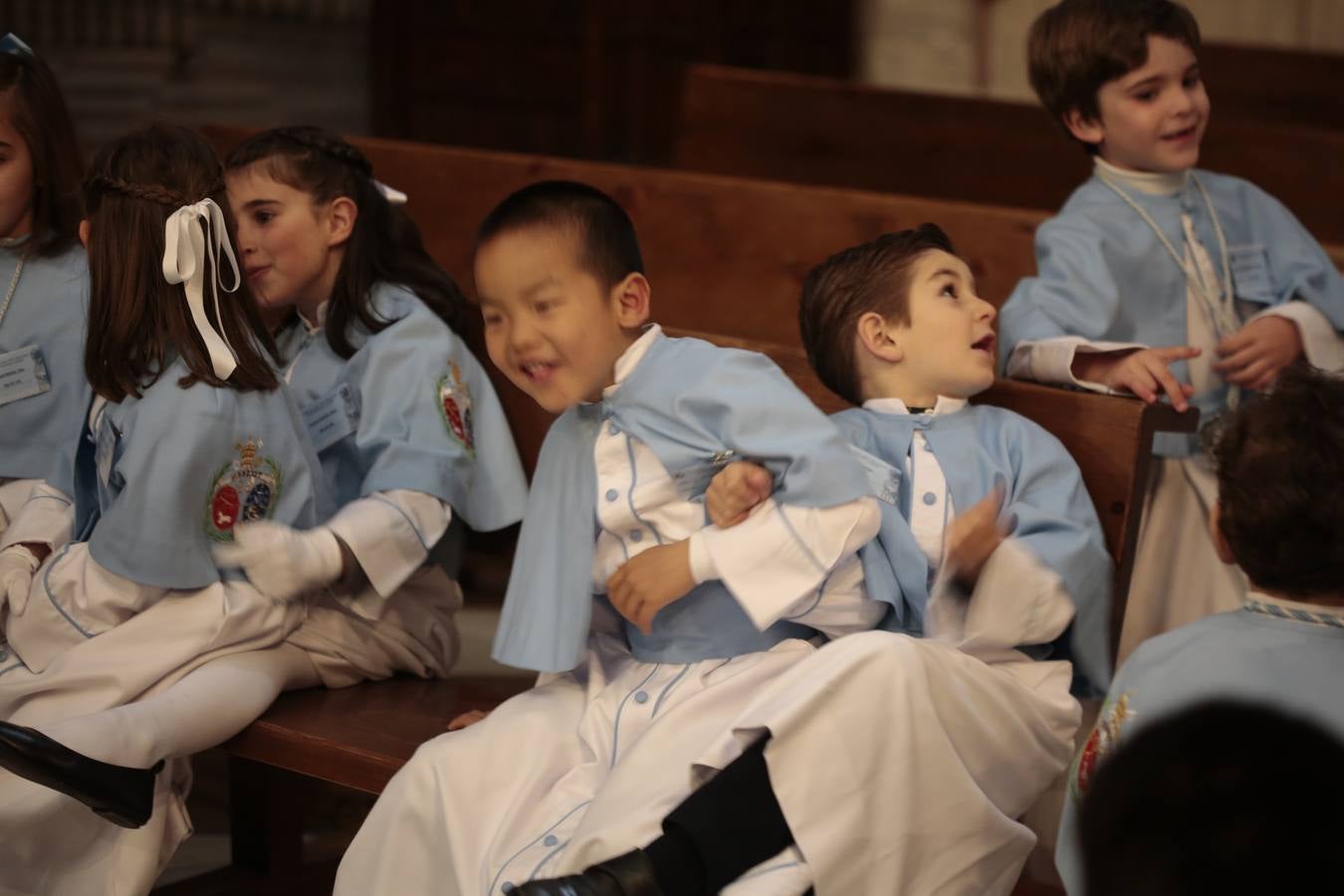 La cofradía del Resucitado de Regina Mundi pone hoy en la calle el gran estreno de esta Semana Santa. Se trata de las nuevas imágenes secundarias del paso: la Magdalena, San Juan y San Pedro. Las mismas ha sido realizadas por Israel Cornejo y vestidas por Benjamín Rodríguez. Hoy, por vez primera, salen a la calle.