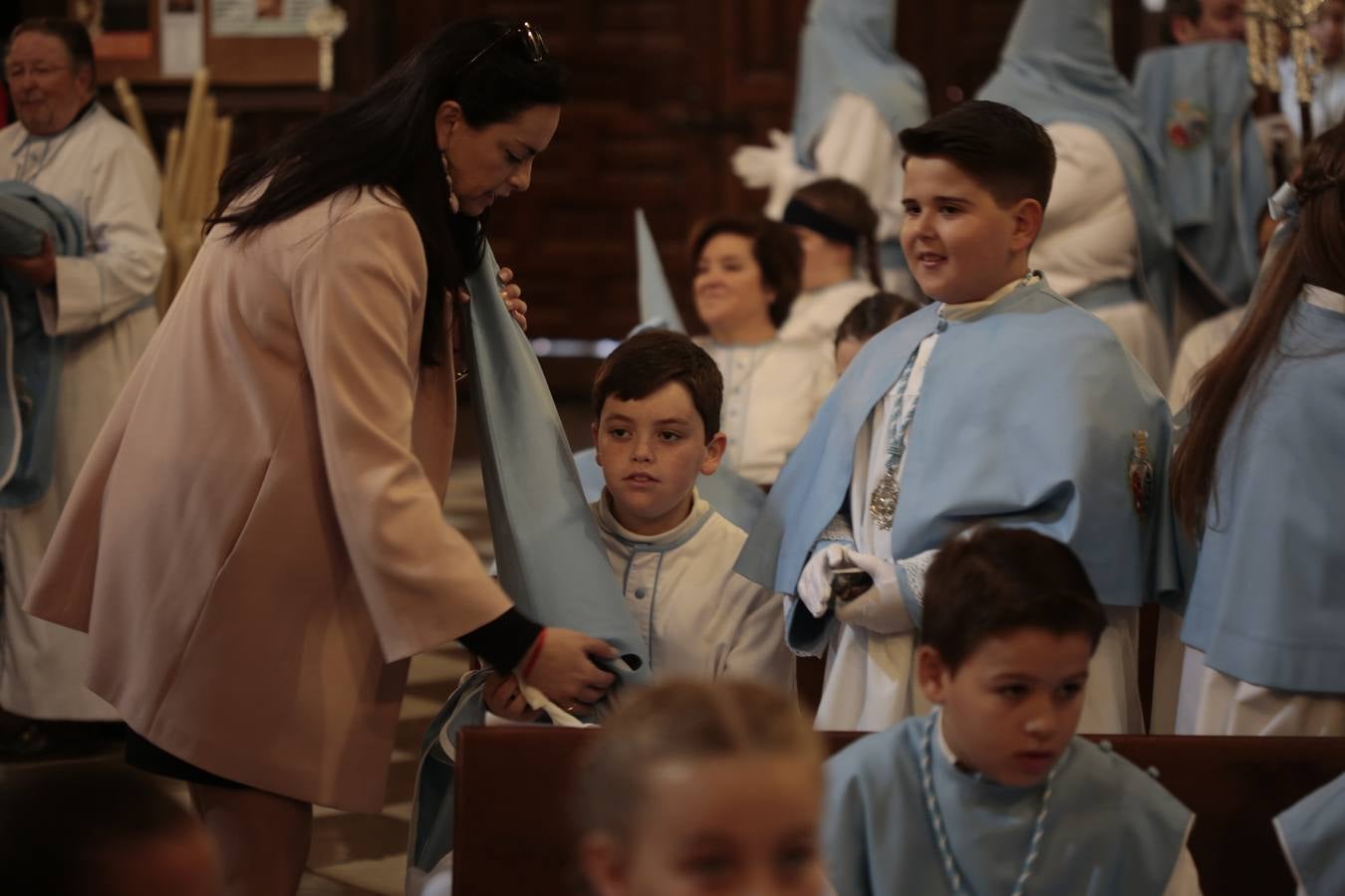 La cofradía del Resucitado de Regina Mundi pone hoy en la calle el gran estreno de esta Semana Santa. Se trata de las nuevas imágenes secundarias del paso: la Magdalena, San Juan y San Pedro. Las mismas ha sido realizadas por Israel Cornejo y vestidas por Benjamín Rodríguez. Hoy, por vez primera, salen a la calle.