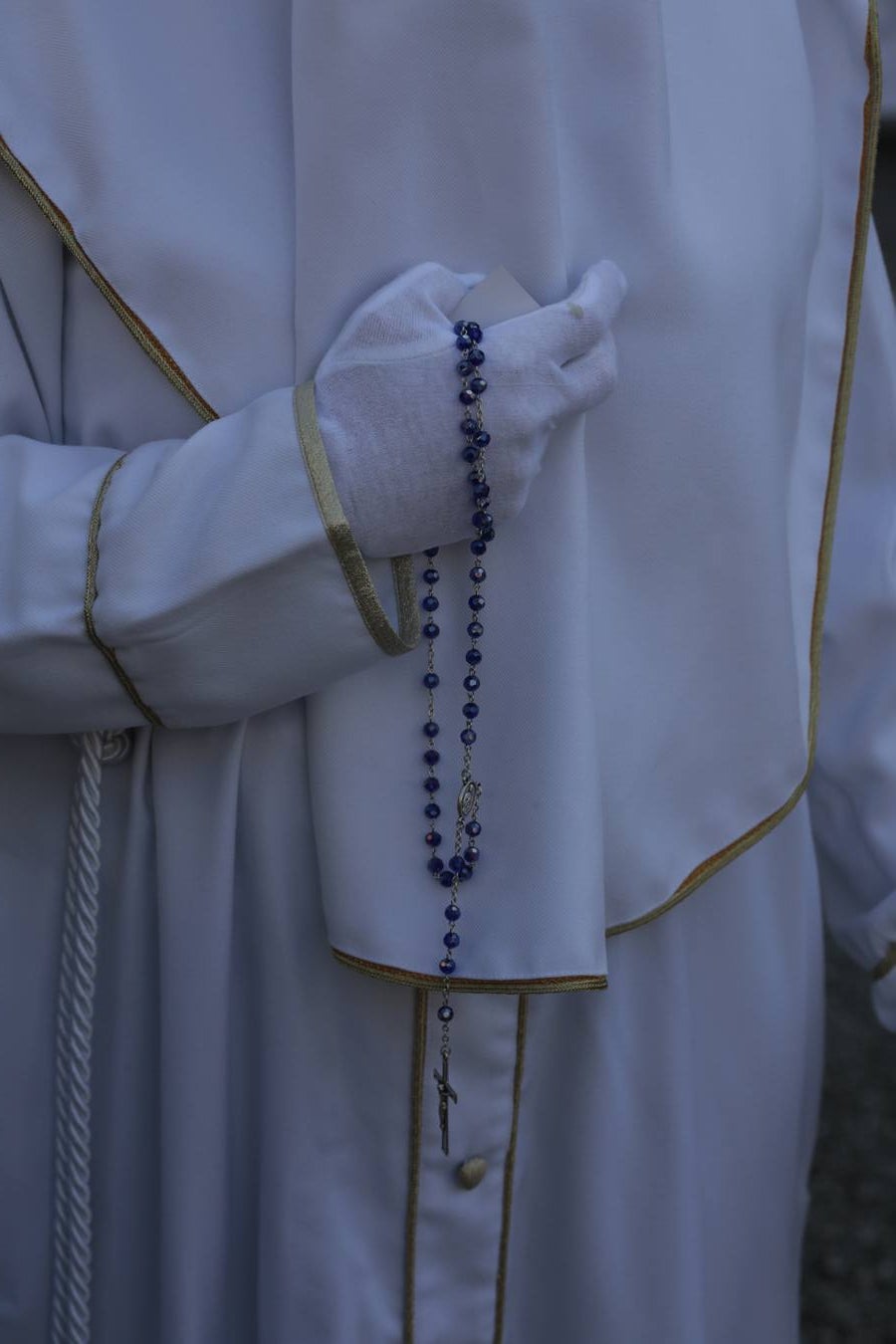 El paso de palio de Santa María del Triunfo es el último en recogerse, poniéndose con él fin a la Semana Santa de Granada cada año. Llama la atención, en el exorno floral del palio, la utilización que se hace no solo de flores, sino también de distintas frutas como manzanas, uvas, etc. Álvaro Abril es su creador.