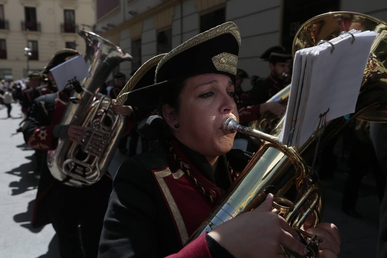 El paso de palio de Santa María del Triunfo es el último en recogerse, poniéndose con él fin a la Semana Santa de Granada cada año. Llama la atención, en el exorno floral del palio, la utilización que se hace no solo de flores, sino también de distintas frutas como manzanas, uvas, etc. Álvaro Abril es su creador.