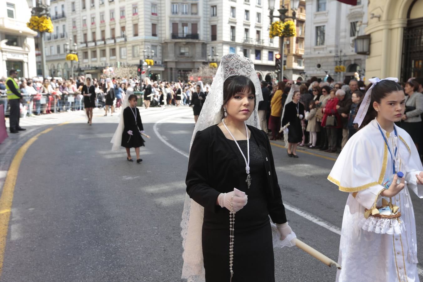 El paso de palio de Santa María del Triunfo es el último en recogerse, poniéndose con él fin a la Semana Santa de Granada cada año. Llama la atención, en el exorno floral del palio, la utilización que se hace no solo de flores, sino también de distintas frutas como manzanas, uvas, etc. Álvaro Abril es su creador.