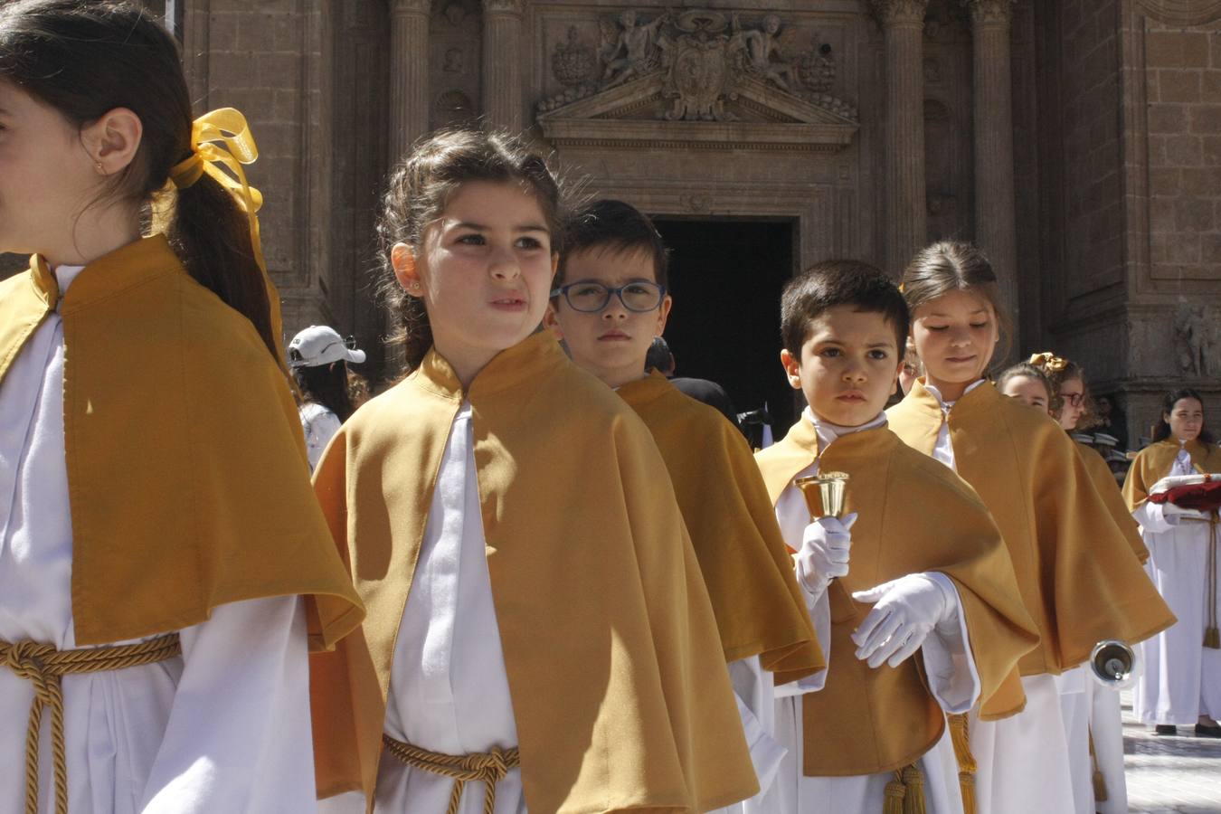 El Domingo de Resurrección en la capital se levantó apacible y soleado, un día totalmente primaveral para recibir a Cristo resucitado 