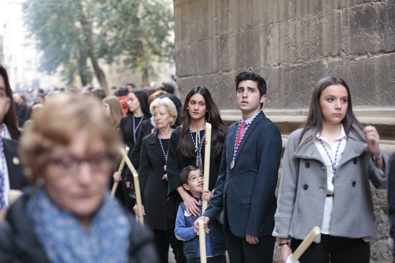 La cofradía llevaba desde el pasado Martes Santo en la Catedral tras tener problemas en la sujeción de la cruz al paso del Cristo