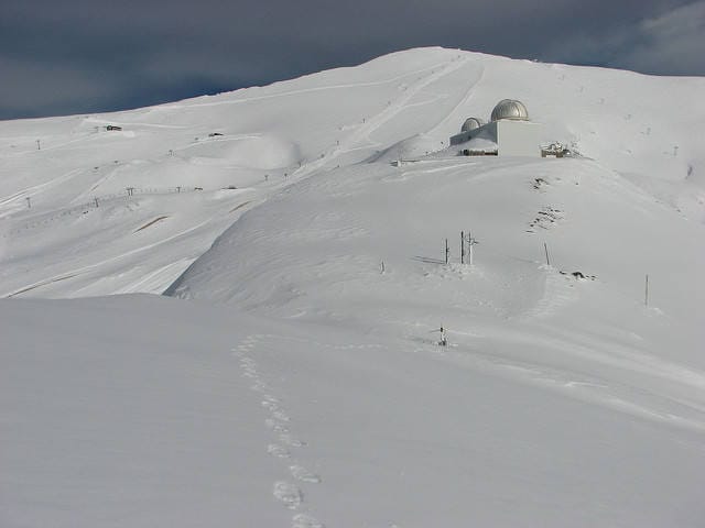 Los astrónomos del Observatorio de Sierra Nevada están entre una y dos semanas aislados en las instalaciones situadas a casi 3.000 metros de altitud