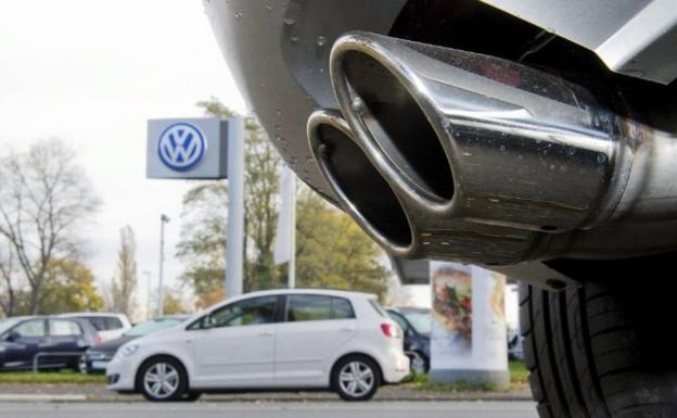 La otra amenaza a los coches diésel: quieren subir el impuesto de circulación